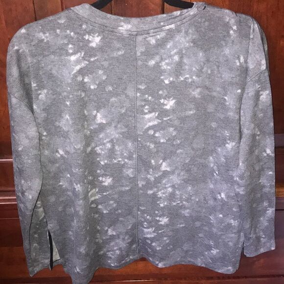 Old Navy Active Pullover Top - Picture 3 of 3